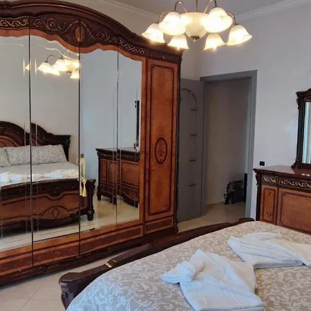 Sweet Apartment *