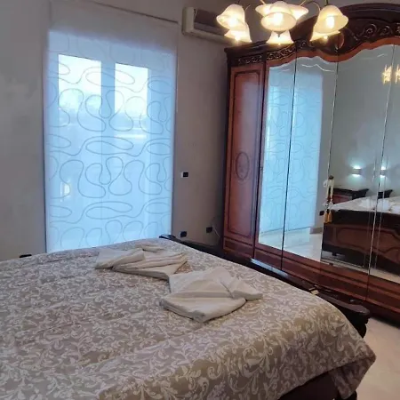 Apartment Sweet Rom